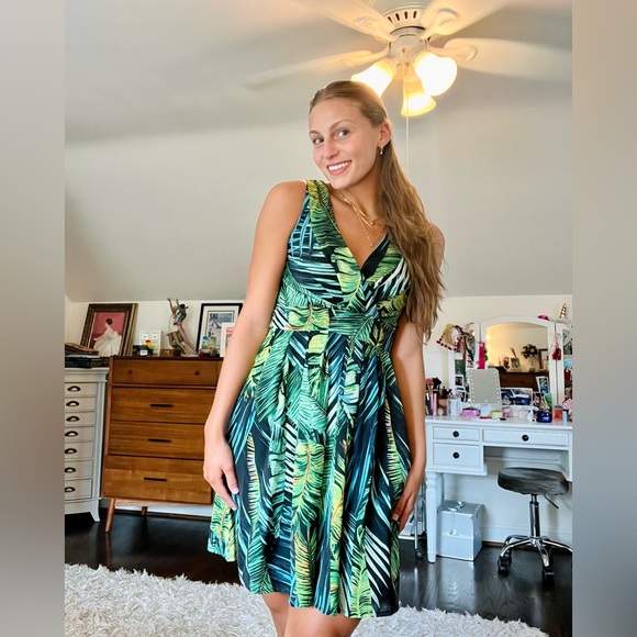 Tropical Print dress - Picture 2 of 3